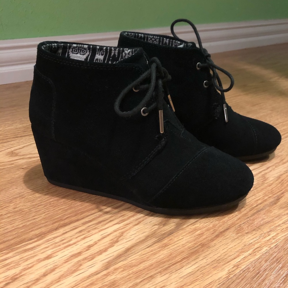 TOMS Black Wedges